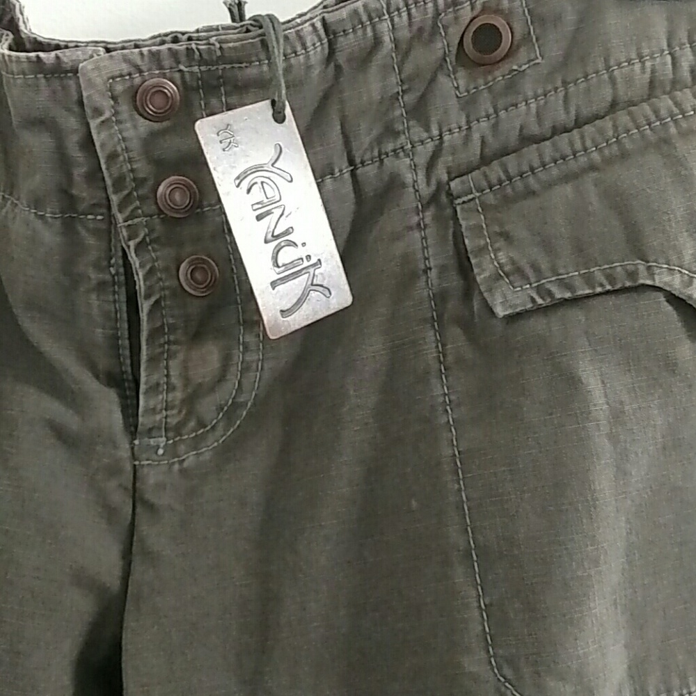 Yanuk Grey Pants - Picture 3 of 3